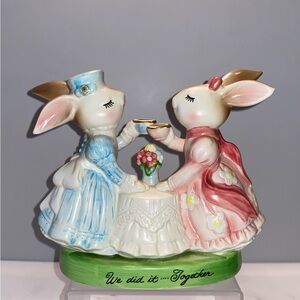 🫖Vintage Avon ‘We Did It Together’ Figurine